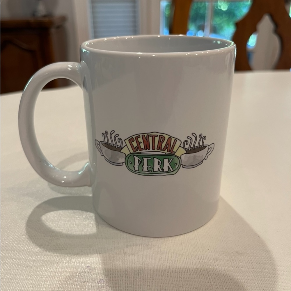 Vintage style 90s “Friends, Central Perk” coffee/tea mug. GUC!